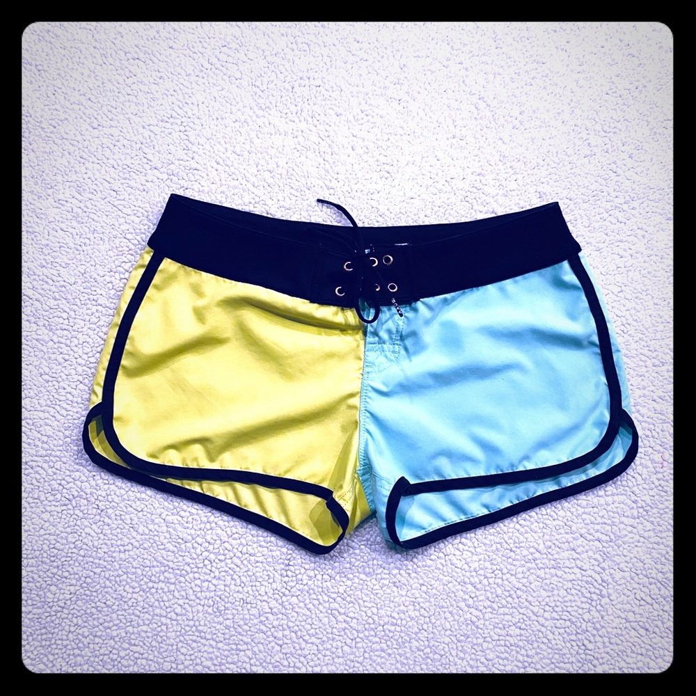 Roxy Women’s Shorts XS Yellow/Blue